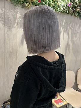 フリーラ 表参道(freera) ケアブリーチカラーグレーシルバーカラーホワイトシルバー