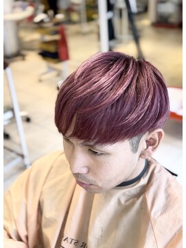 ヘアーステージ シーオーアル マッシュカットにベリーカラー