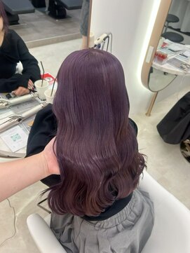 イオエ(ioe) ミディアムレイヤー/ツヤ髪スタイル/グレージュ/ショートボブ