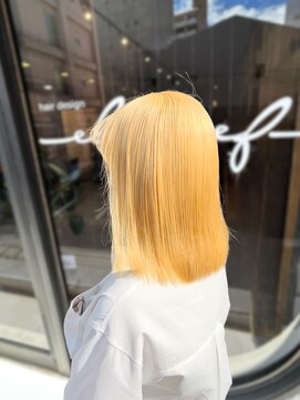 ブロンドカラー/ミディアムボブ
