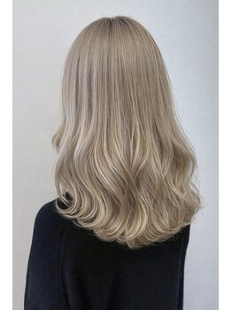 デュースヘア(DEUCE HAIR)の写真/《ワンカラー~全頭ブリーチやインナーカラーまで◎》色ムラなく創る綺麗なベージュカラーがオーダー多数＊