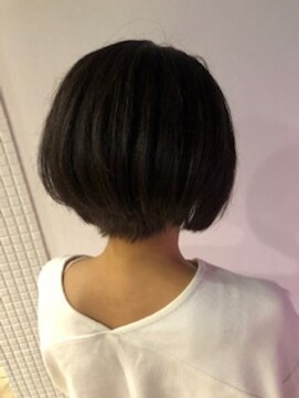 スタジオ アルファプラス 日暮里店(studio α+) 【小顔補正立体カット】前下りレイヤーボブ♪