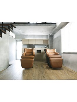 ≪三軒茶屋駅徒歩5分≫【カット+スパ+眉カットorトリートメント￥6050】口コミで高評価◎癒しのひと時を♪