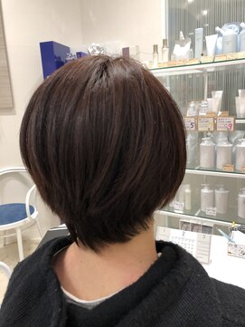ゼル イオンタウン名西(ZELE) ショートボブ