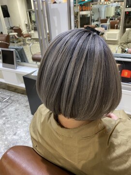 アービング(a'bing) 10代20代★ダブルカラー×丸みショート