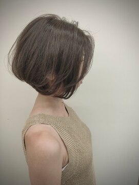 バッカ(BACCA) 前下がりボブ × イノアカラー