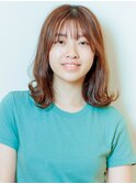 切りっぱなし外ハネセミディヘア