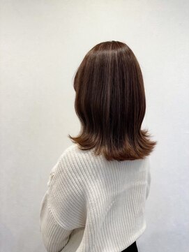 リム(Limb) ベージュブラウン