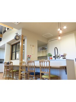 忙しい日々の疲れを癒すゆったりとした上質な空間で、あなただけの贅沢な時間をお過ごしください♪