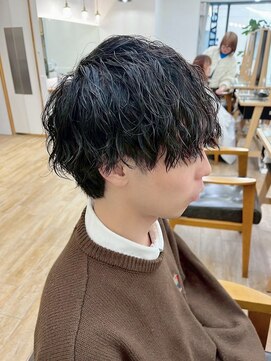 ネオリーブ クーロ メゾン 横浜(Neolive curro Maison) 波巻きスパイラル×ツイスパ フェザーパーマ MEN’S HAIR