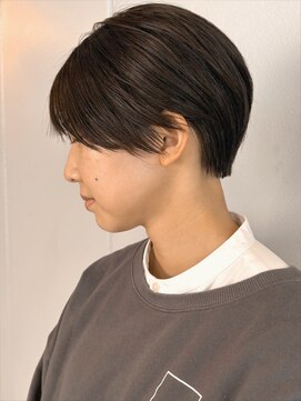 ヤリーバイミクマル(yaree by micmal.) 20代30代40代コンパクトショート丸みショート前髪あり