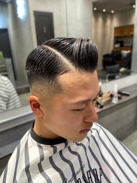 エフエム 明大前(FM) バーバー　ツーブロック/刈り上げ/ツイスパ/ビジネス/かきあげ