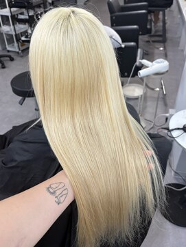 シェイロ(Cielro) 【ホワイトブロンド/ブリーチ】SAKI