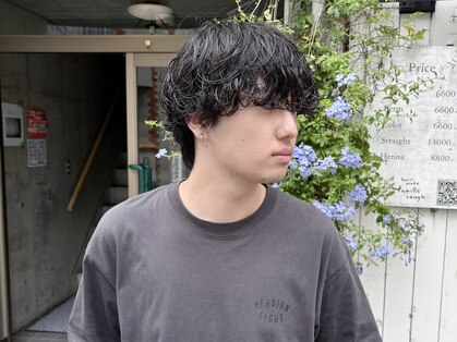 オムファミーユラグ(homme, famille raugh)の写真
