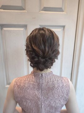 アロマ ヘアー ルーム 新宿3号店(AROMA hair room) シニヨン　お呼ばれヘア　ヘアセット