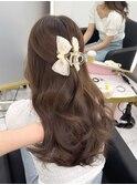 オリーブベージュ