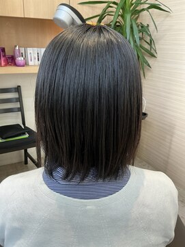 ウイ バイ ファースト 北四番丁店(u'i by first) カットはワンレンボブスタイル