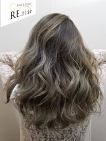 リライズ(RE.rise)&nbsp;☆バレイヤージュグラデーショングレイジュ☆【RE.rise東苗穂】