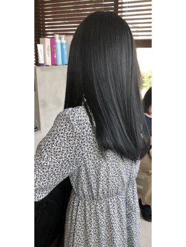 リリ(Riri) ハイ透明感ブルージュカラー