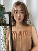 外ハネボブ/ミディアムボブ/シルキーベージュ