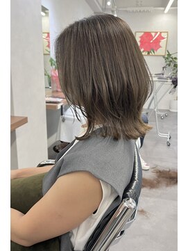 オウル(Owll) ◆◇赤みのないオリーブグレージュ お洒落外ハネボブ◇◆