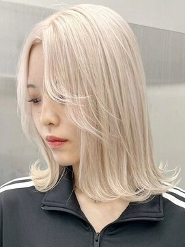 ウィコ 新宿(WICO) ホワイトベージュ[新宿駅/グレーベージュ/レイヤーロング]