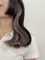 サクラ オモテサンドウ(SAKURA)&nbsp;インナーカラーグレージュ ハイトーンカラー 表参道