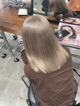 ホリー(HOLLY) ミルクティーベージュ