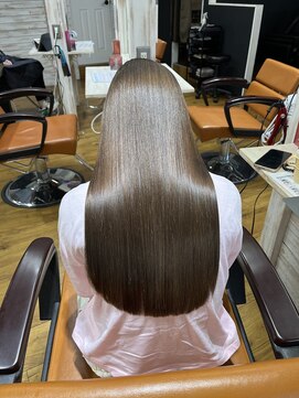 アウラ 近鉄八尾駅前店(Aura) レイヤーカット×イルミナカラー×UPTOGLOSS髪質改善 近鉄八尾