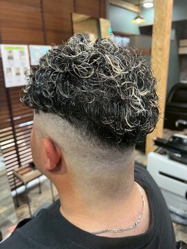 スタンドバーバー 柏(STAND BARBER) サーフカール/スパイキーショート/ブルーブラック/柏