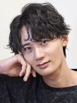 ビカム 名駅(become)&nbsp;【波巻きツイスパ×コンマバング】センターパートウルフ名古屋