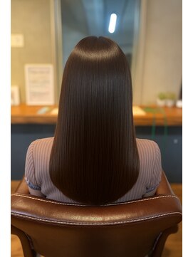 スローネ(THRONE) 髪質改善酸性ストレートで艶髪／20代30代40代／新宿