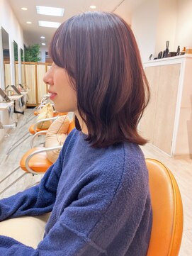 アヴァン(avan.) レイヤーミディアム くびれミディ  レッドブラウン