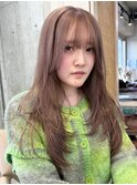 ブラウンベージュのロングレイヤーで美シルエット◎