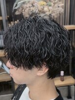 オーバル ジングウマエ(OVARL jingumae)&nbsp;縦落ちツイストスパイラルセンターパートミディアム