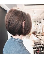 ミッシェル アフロート(michelle afloat)&nbsp;10代20代30代40代50代小顔ひし形Cカーブレイヤーショート前下り