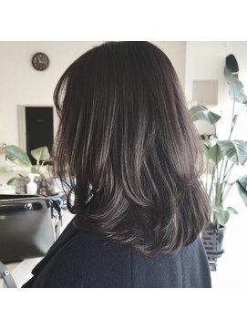 ニュート(Neut.) ミディアムレイヤー