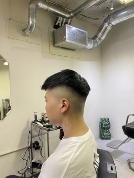 メリケンバーバーショップ フクオカ(MERICAN BARBERSHOP FUK) 上質バーバースタイルスキンフェード