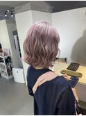 ピンクベージュ