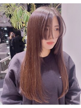 ステア ケース(stair case) ロングのメンテナンスに艶々トリートメント前髪顔まわりカット