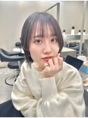 耳掛けショートボブ/襟足束感ショート/アッシュベージュ