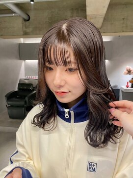 リール(rire) デザインカラーレイヤーカットウェットヘア夏オリーブベージュ