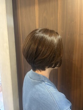 ニマルニーニー バイ ヤスオカ(2022 BY YASUOKA) 艶髪ショート