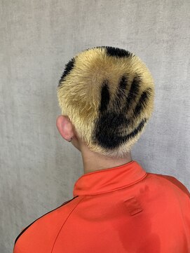 トリコ(ToricO) ブロンド個性派カラー　ブリーチデザイン　手形カラー　金髪