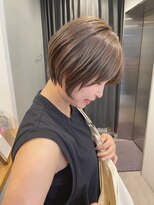 ディーエックス スリー(Dxxxx III)&nbsp;ブリーチなしベージュカラー ショートカット 丸みショート