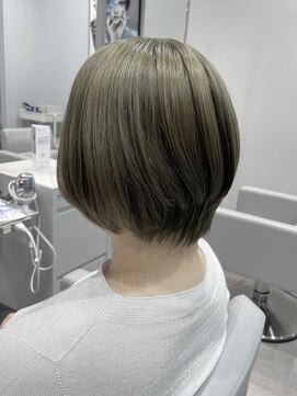 アリュア(Allure) オリーブグレージュ/オリーブ/ショートボブ/ツヤカラー