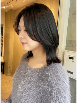 ロッカヘアエジェ(ROCCA hair eje.) 韓国風レイヤーミディ黒髪