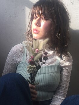 ハンモックヘアーサロン ココナ(Hammock Hair Salon COCONA)の写真/癒される雰囲気のサロンでリラックスしながら”自分のなりたいヘア”を相談できる◇極上のサロンタイムを…