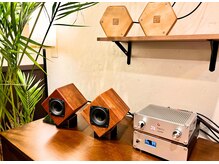 クリッパーズ(Clippers)の雰囲気(こだわりのスピーカーから癒しのBGMが流れる店内♪ <理容室>)