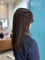 オハナ(ohana)&nbsp;切りっぱなしワンレングス ブリーチ無しグレージュカラー
